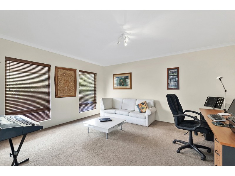 6 Angus Close, Bovell WA 6280