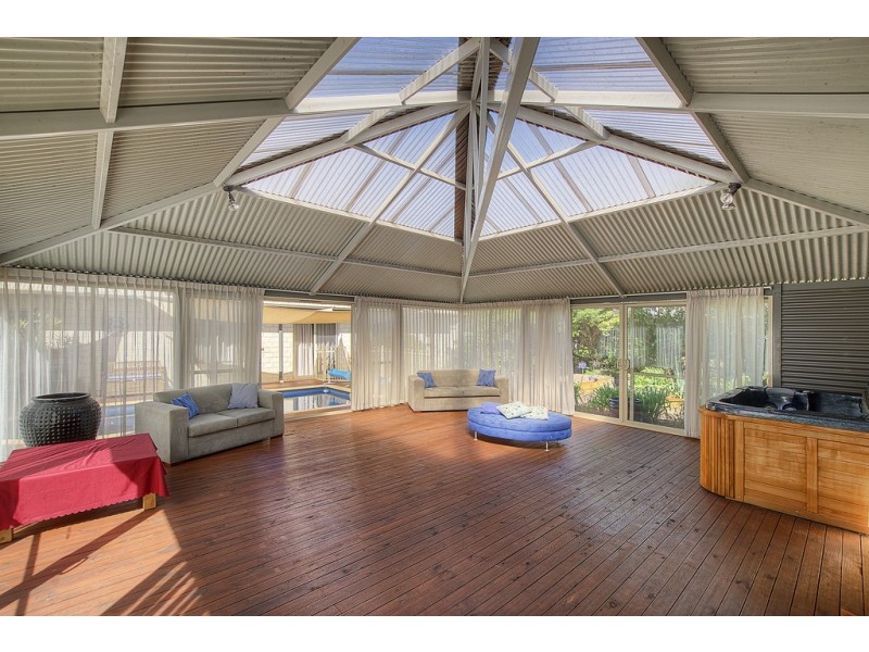 6 Angus Close, Bovell WA 6280