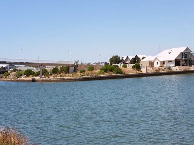 4 Lanyard Boulevard, Geographe WA 6280