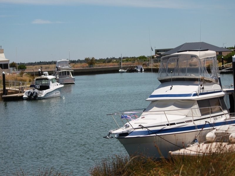 4 Lanyard Boulevard, Geographe WA 6280