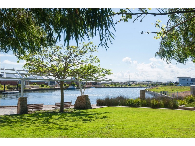 420 Marine Terrace, Geographe WA 6280