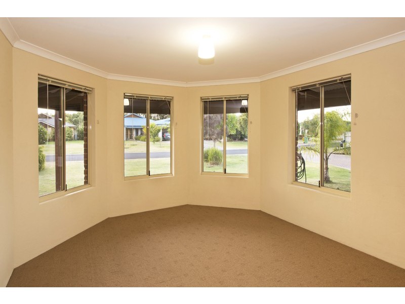16 Amberley Loop, Dunsborough WA 6281
