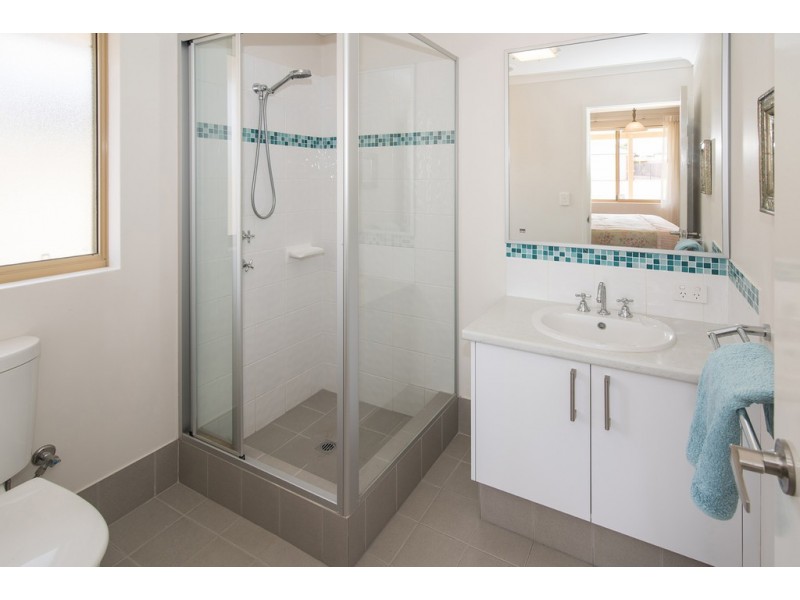 10 Dairylands Drive, Broadwater WA 6280