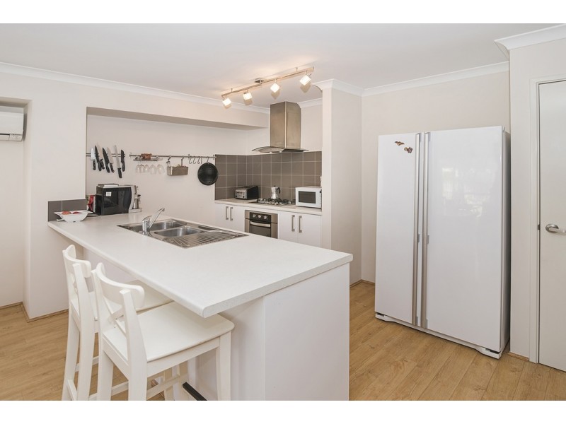 10 Dairylands Drive, Broadwater WA 6280