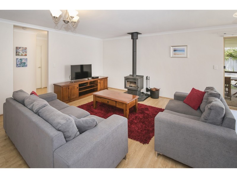 10 Dairylands Drive, Broadwater WA 6280