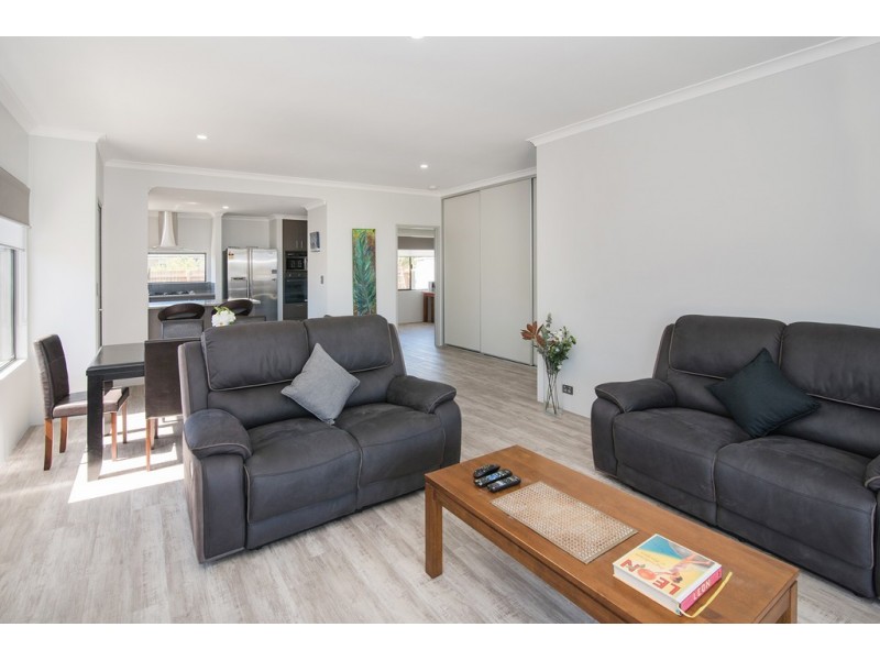 215 Marine Terrace, Geographe WA 6280