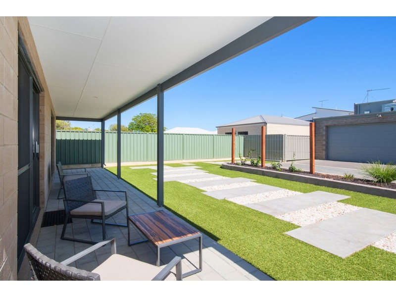215 Marine Terrace, Geographe WA 6280