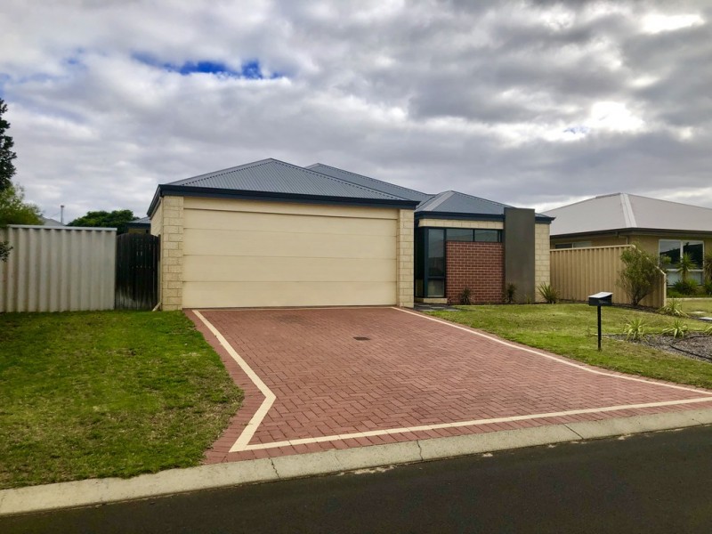 16 Provincia Parade, Yalyalup WA 6280