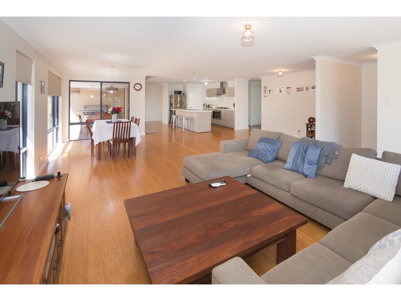 14 Matisse Way, Yalyalup WA 6280