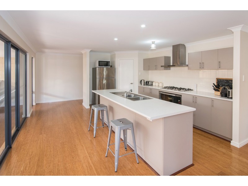 14 Matisse Way, Yalyalup WA 6280