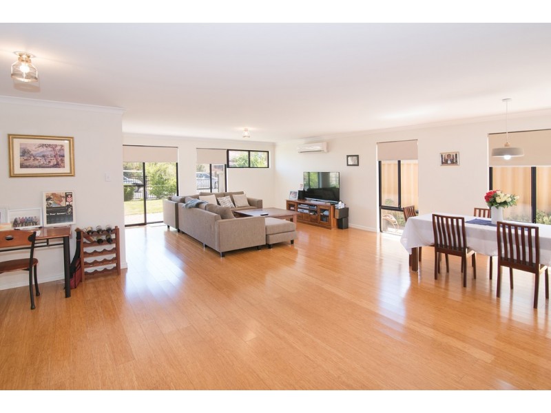 14 Matisse Way, Yalyalup WA 6280
