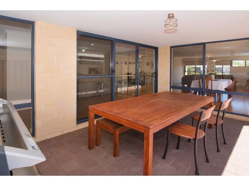 14 Matisse Way, Yalyalup WA 6280