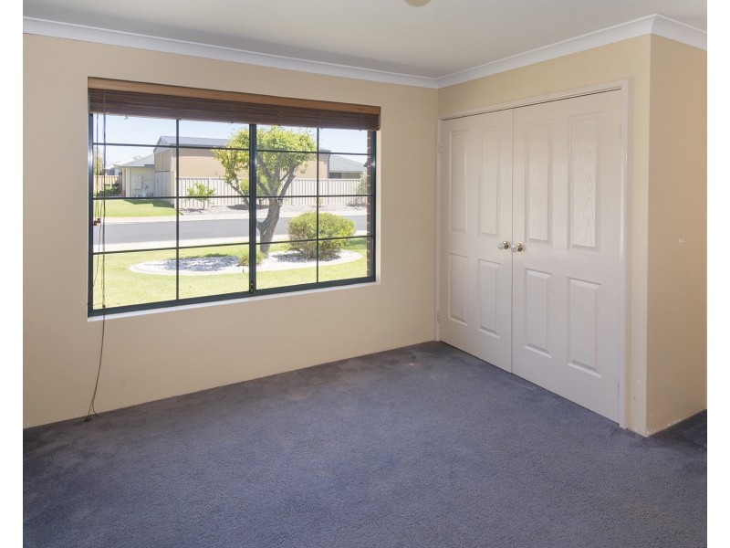 25 Currawong Drive, Broadwater WA 6280