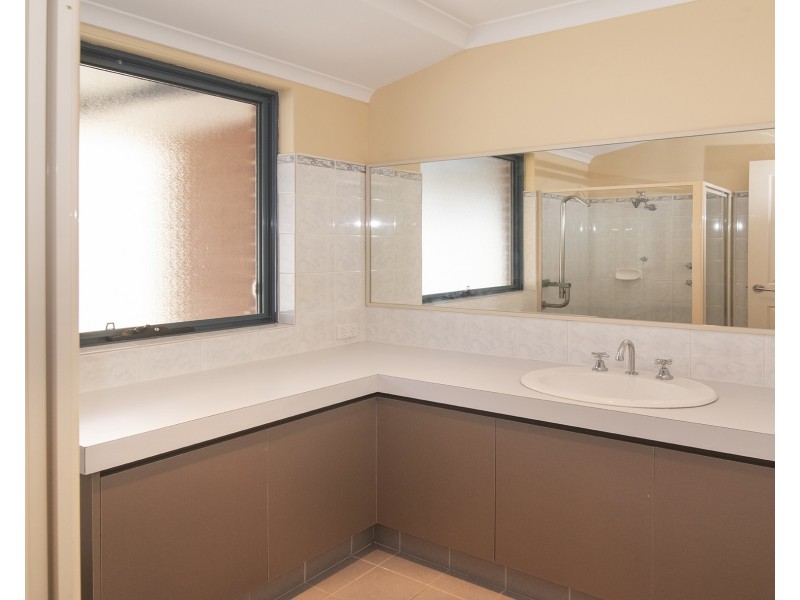 25 Currawong Drive, Broadwater WA 6280