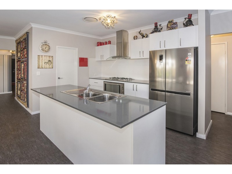 17 Toulon Way, Yalyalup WA 6280