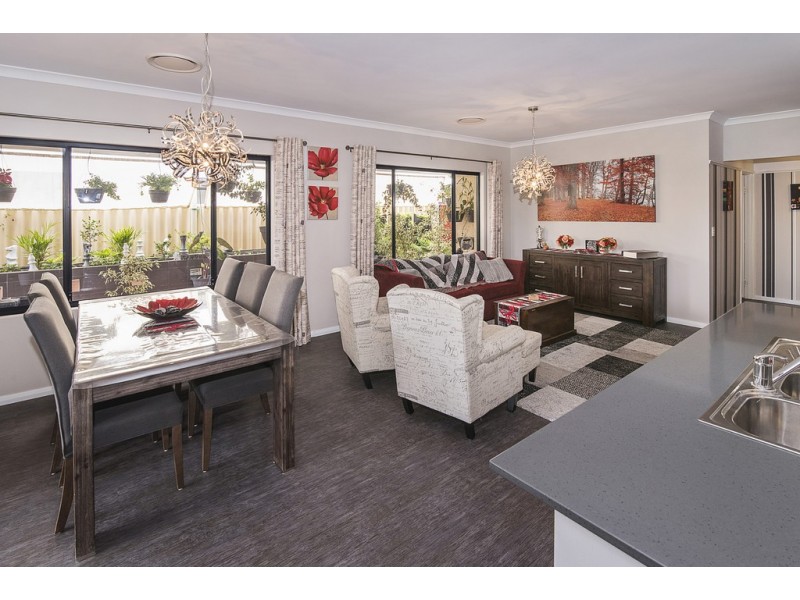 17 Toulon Way, Yalyalup WA 6280