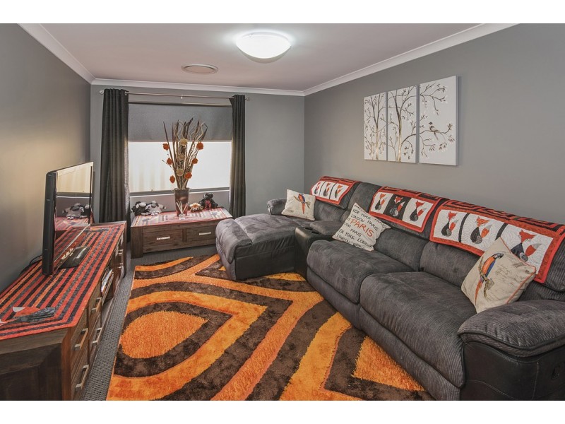 17 Toulon Way, Yalyalup WA 6280