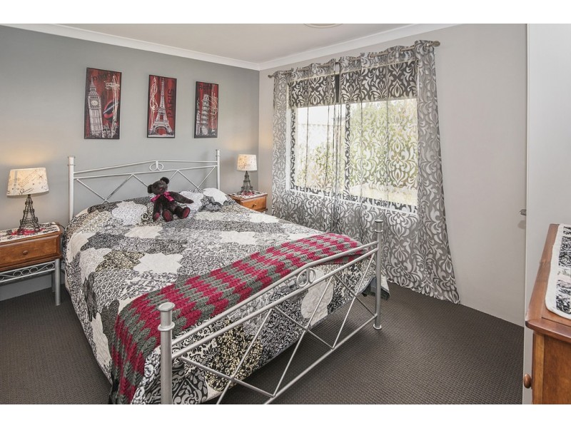 17 Toulon Way, Yalyalup WA 6280