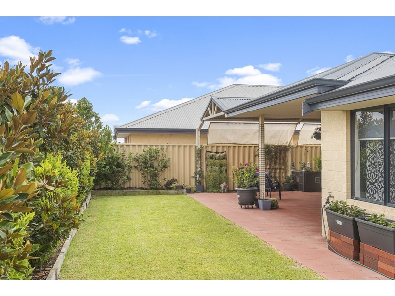 17 Toulon Way, Yalyalup WA 6280