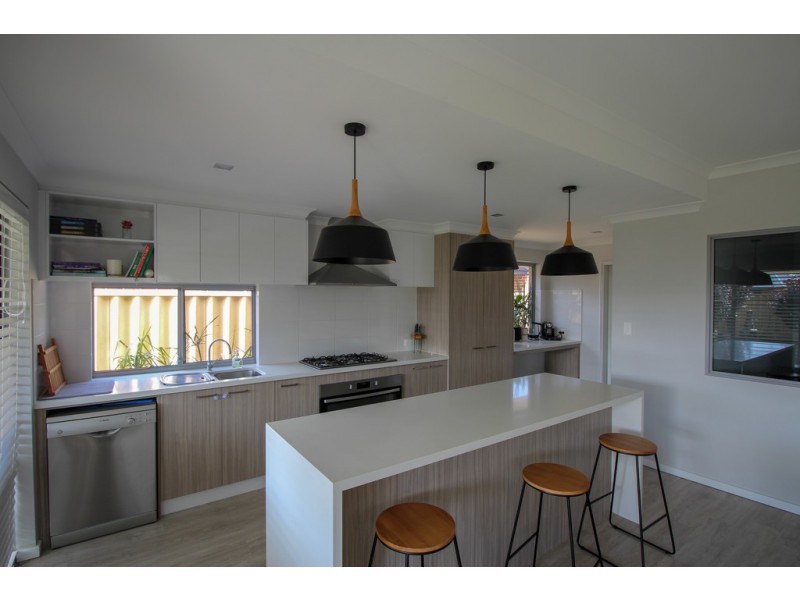 9 Pertuis Way, Yalyalup WA 6280