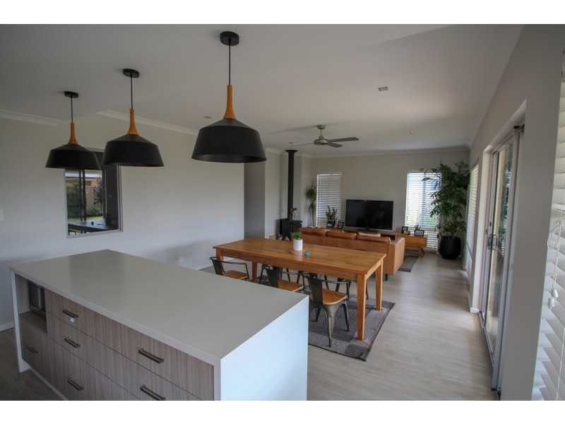 9 Pertuis Way, Yalyalup WA 6280
