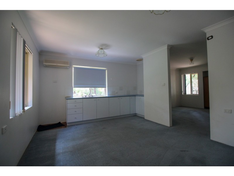 6 Kalgaritch Avenue, West Busselton WA 6280