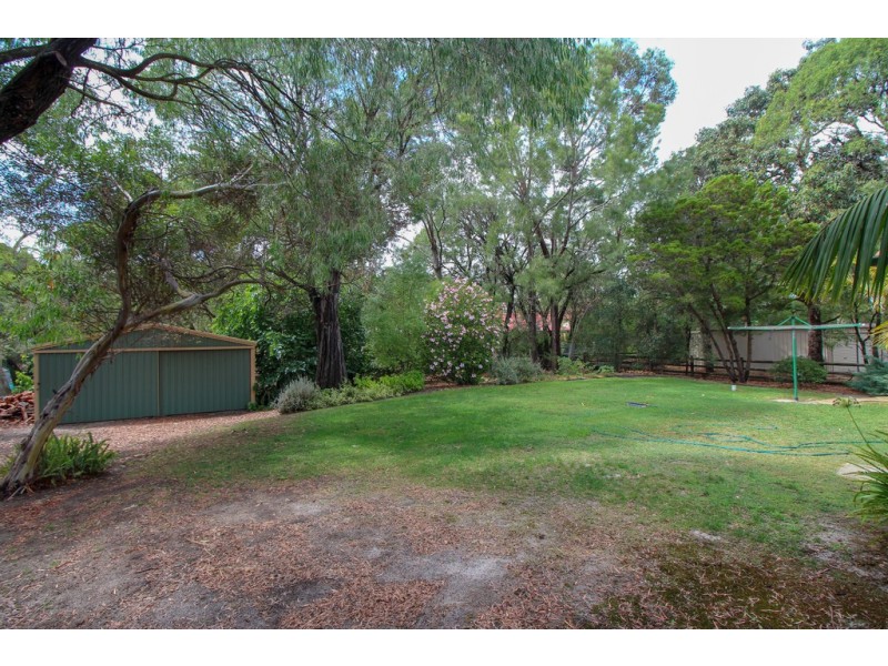 6 Kalgaritch Avenue, West Busselton WA 6280
