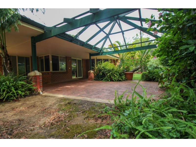 6 Kalgaritch Avenue, West Busselton WA 6280