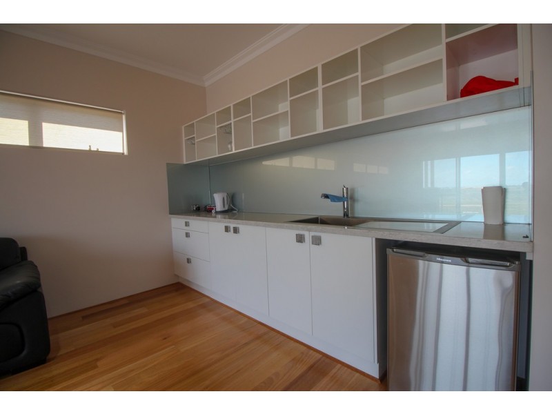 9 Windward Green, Geographe WA 6280