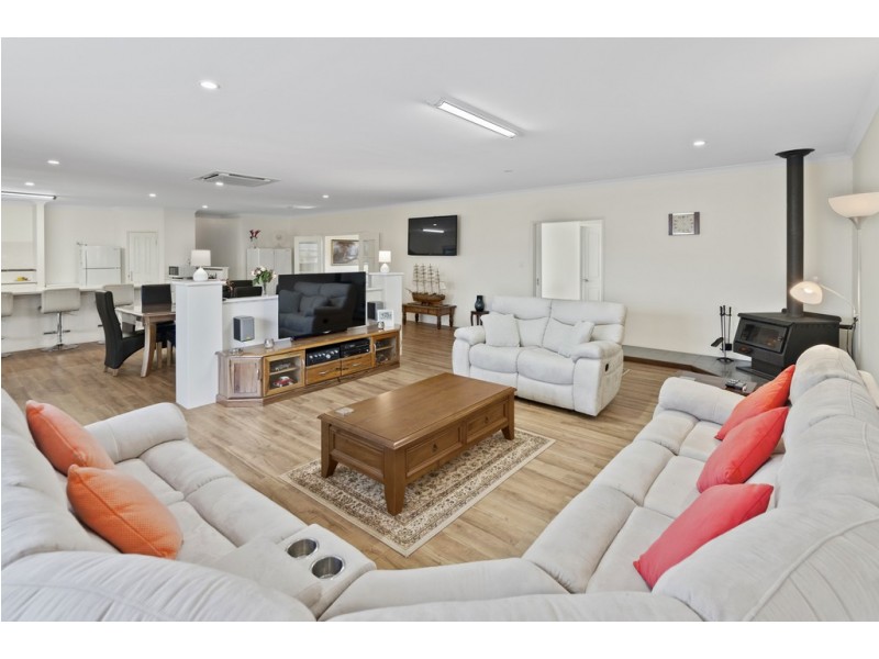 30 Peaceful Way, Ambergate WA 6280