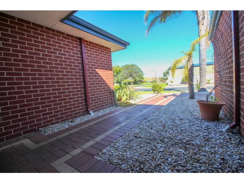 25 Currawong Drive, Broadwater WA 6280