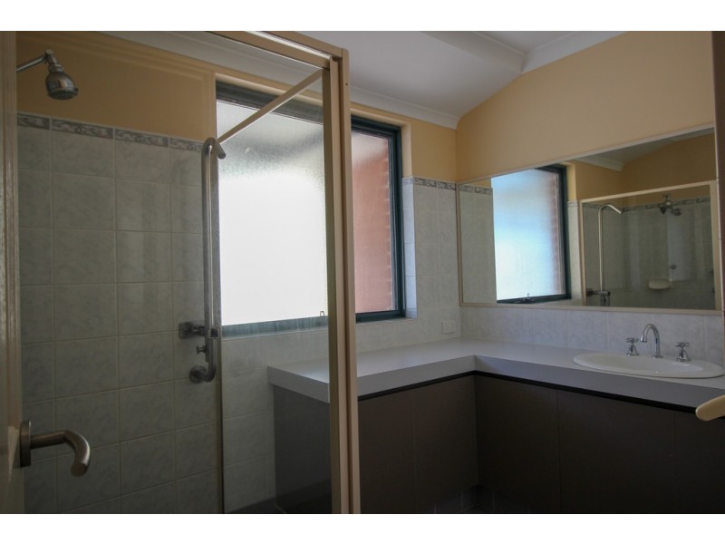 25 Currawong Drive, Broadwater WA 6280