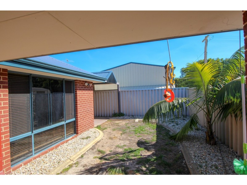 25 Currawong Drive, Broadwater WA 6280