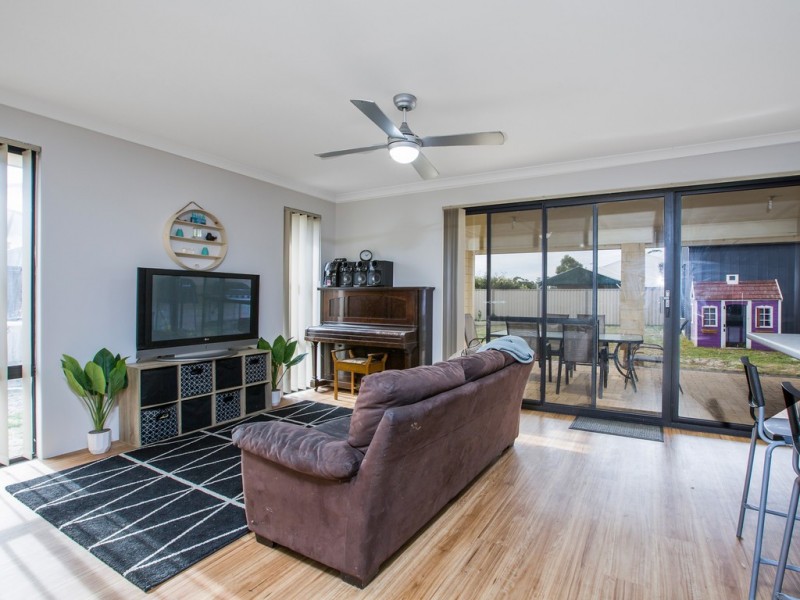10 Waddingham Loop, Capel WA 6271