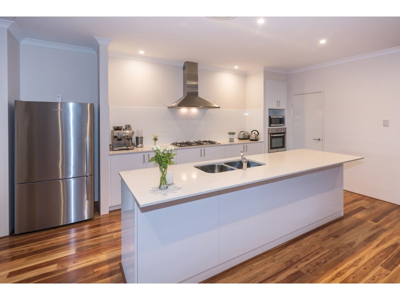 21 Billabong Street, Yalyalup WA 6280