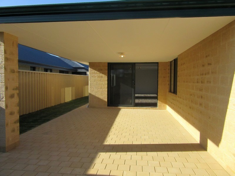 9 Toulon Way, Yalyalup WA 6280