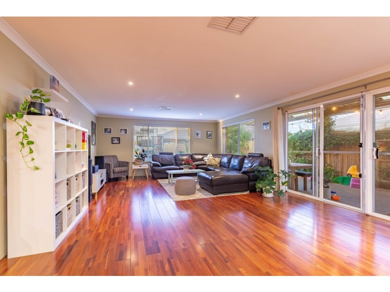 19 Marseilles Drive, Yalyalup WA 6280