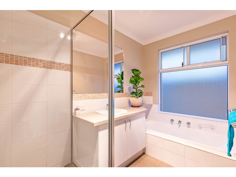 19 Marseilles Drive, Yalyalup WA 6280