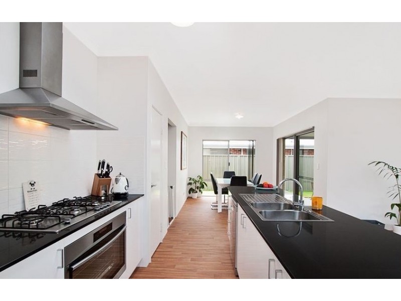 30 Amberjack Avenue, Kealy WA 6280