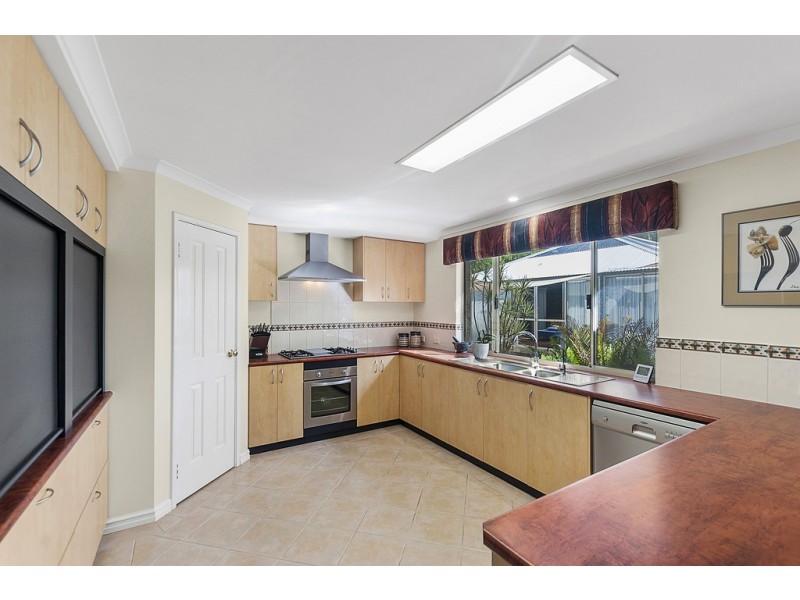 6 Angus Close, Bovell WA 6280