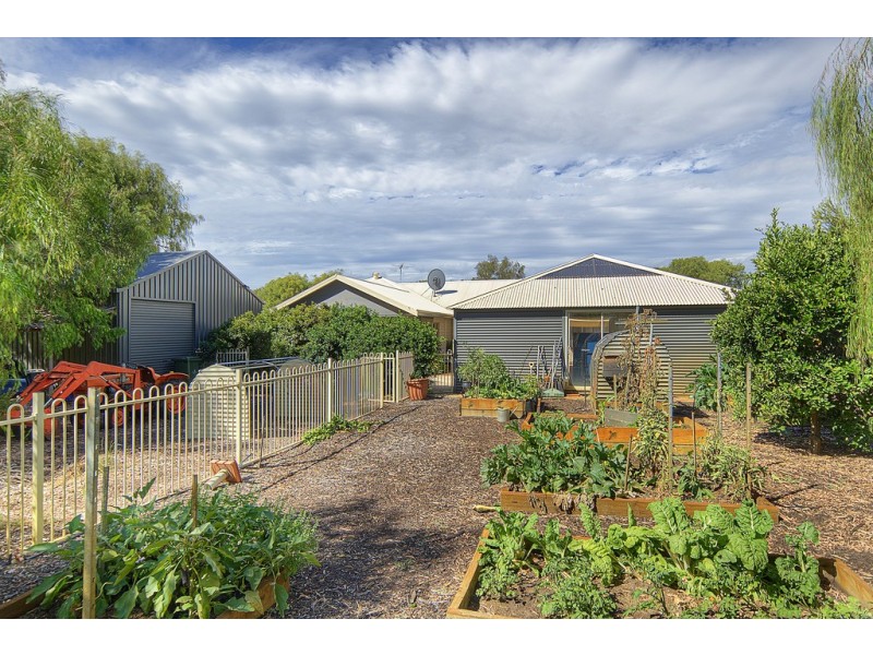 6 Angus Close, Bovell WA 6280