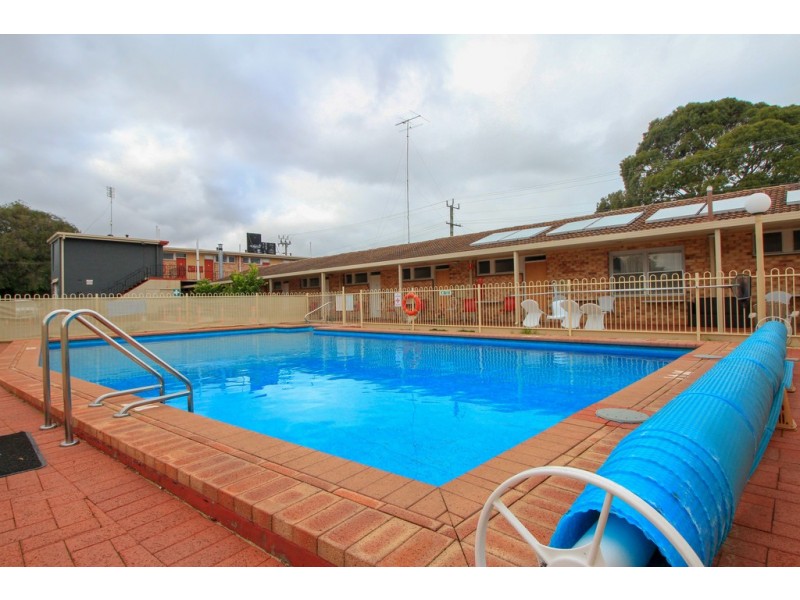 6 Pries Avenue, Busselton WA 6280