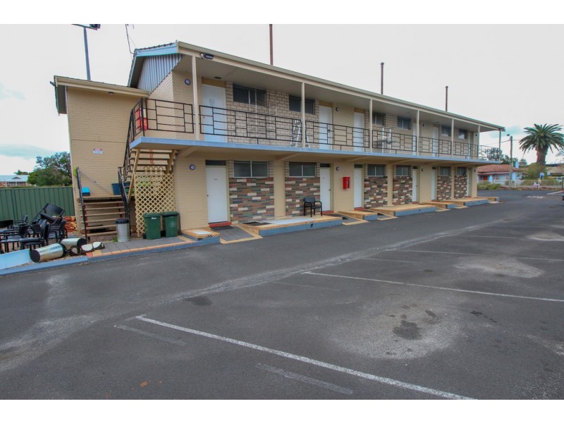 6 Pries Avenue, Busselton WA 6280