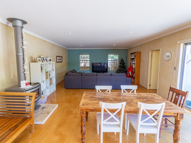 18 Village Green, Margaret River WA 6285