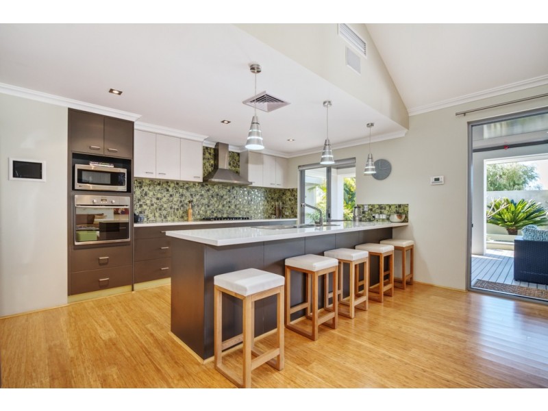 2 Nougat Crescent, Yalyalup WA 6280