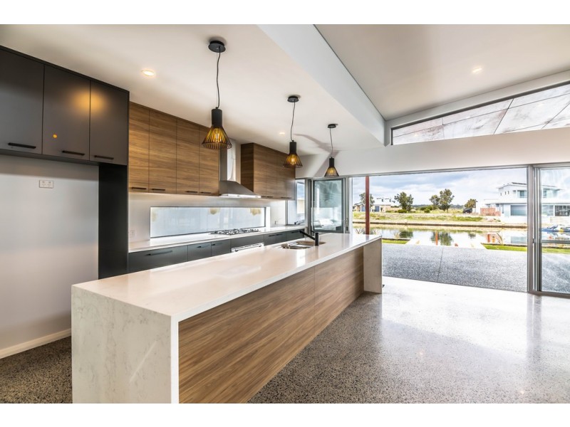 14 Burgee Cove, Geographe WA 6280