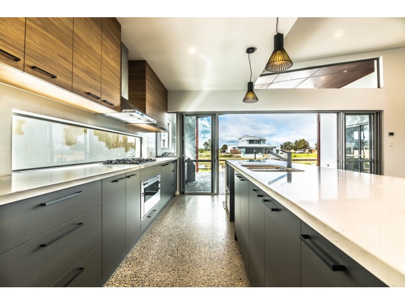 14 Burgee Cove, Geographe WA 6280