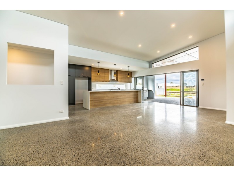 14 Burgee Cove, Geographe WA 6280