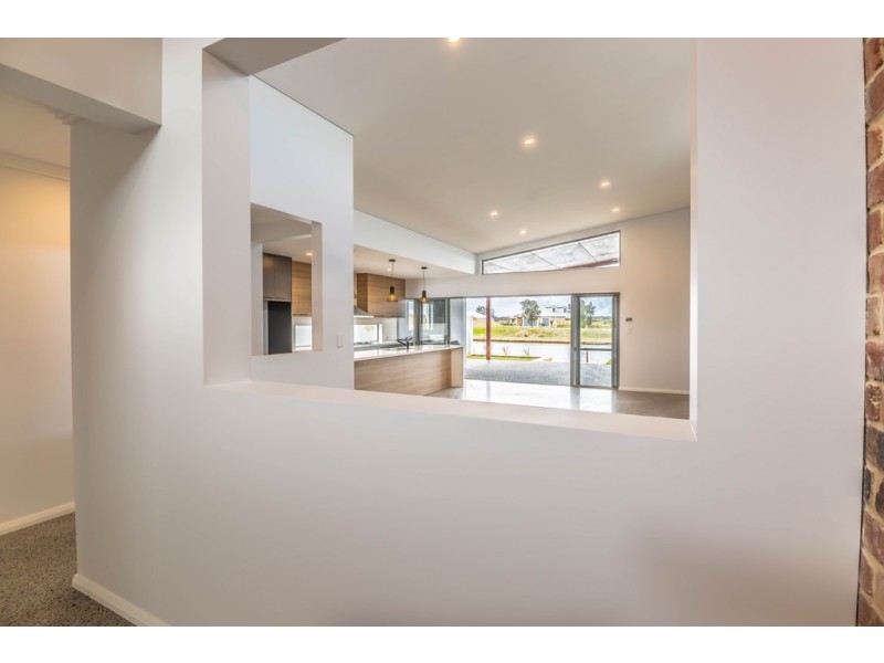 14 Burgee Cove, Geographe WA 6280