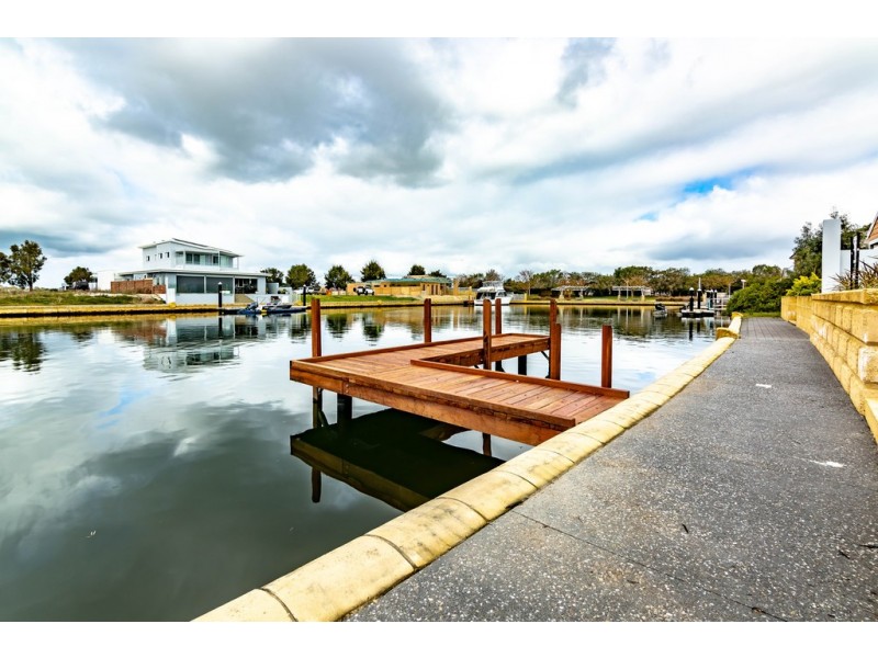 14 Burgee Cove, Geographe WA 6280